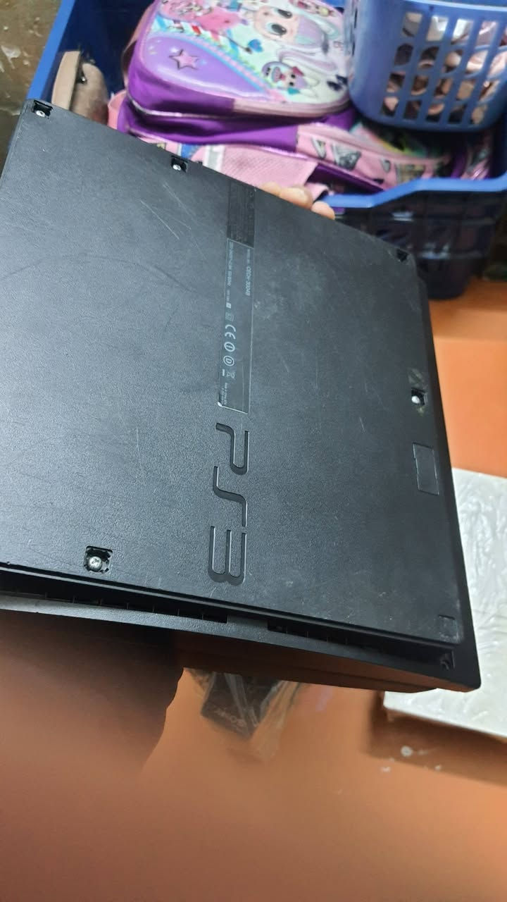 بلي 3 سلم مهكر كامل جهاز مفتوح لتنضيف شغال كامل ملحقاتة يشغل أقراص سعرة 120 بي مجال مكاني جميلة شارع خير الله ***********
