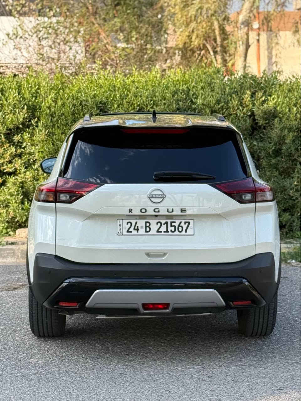 نيسان روج ٢٠٢٣ 
٣ سلندر توربو 
ماشيه 32كيلو متر فقط سيارة جديدة 
ملاحظه:سياره بيها باب سكن خلفي جاملخ سكن خلفي صندوك 
ضربه منل خلف 
رقم دهوك سنوية و هزة جديدة بأسمي لنهاية
سيارة جديدة ماشاءالله محرك كير مكفول بشرط ...
المواصفات 
سياره سقف تكم بلادي اسود تو كلار
بانوراما:
شاشة كبيرة لمس /كاميرا/ بردة شركة/دشبول ديجيتال
بصمة تشغيل/بصمة ابواب/بصمة صندوك شفت/هاند بريك بصمة/تشغيل عن بعد/اوتو ستوب/كشنات كهربائي/کشنات هيتر و سوکان هيتر/ دخول ذكي عند التقرب/لايتات خلفي وامامي زينون فول/لايتات و بگلایت ليد و زینون بلادي/
رادار امامي (تحديد مسار)
رادار جانبي (نقاط عمياء)
رادار خلفي/حساسات جانبي و خلفي /تبريد قطعتين لمس/ويل كروم/
تحكم وضعيات القيادة...Drive Modes وضعيات 5
كير اوتوماتيك و عادي 
٥ مود Eco _ normal _ sport _ snow 
هاند بريك بصمة
اوتو هولد Auto Hold
مانع انزلاق+ABS
مكان سياره كركوك 
سعر السياره 152
رقم الهاتف :*********** كركوك, العراق

