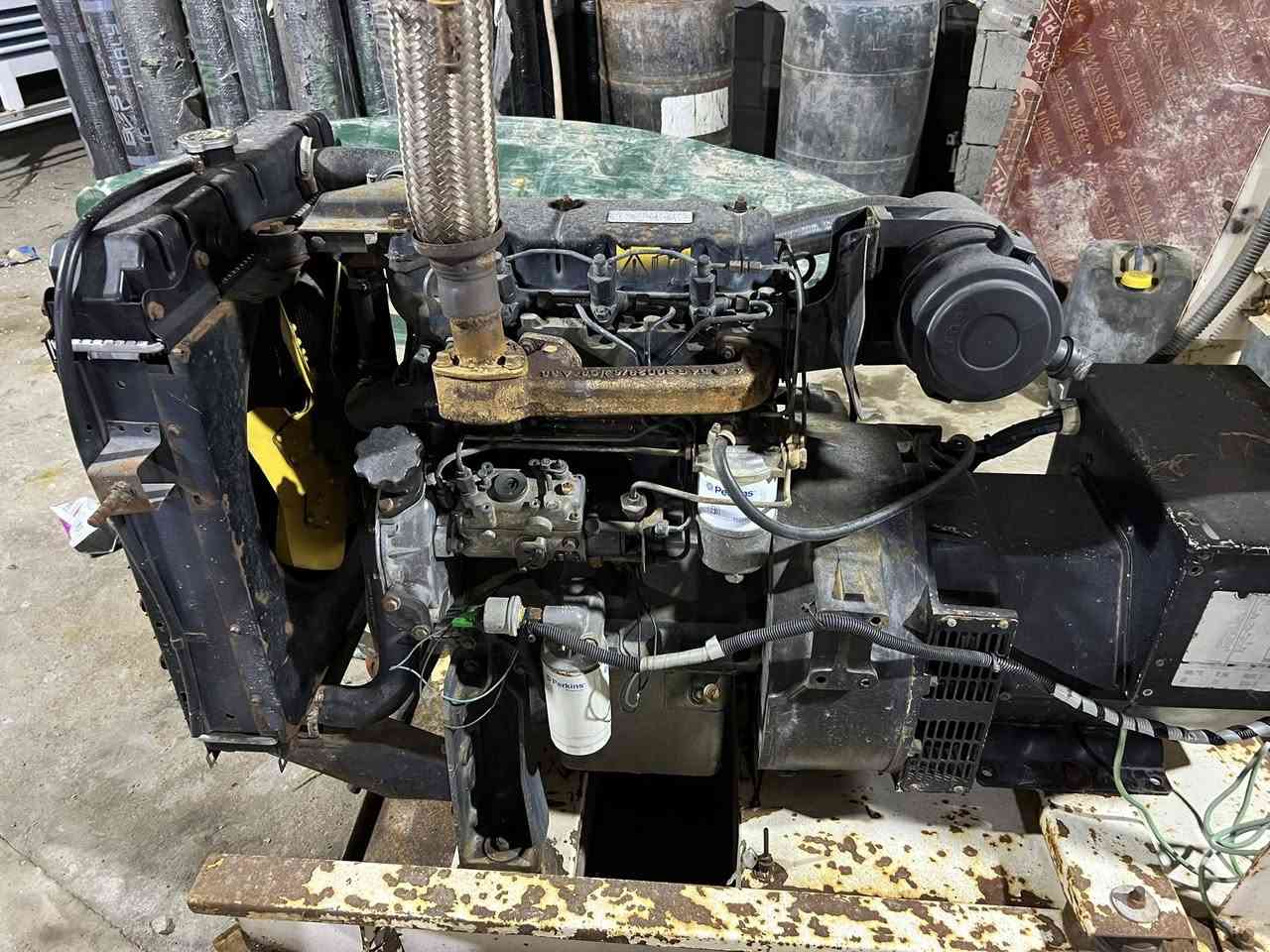 مولدة البيع.   مامفتوحه لا تبخير والا تنقيص.   28 كيفي.  3️⃣ بستن.     بيركس لا اصلي   
***********.   مكاني بصرة
