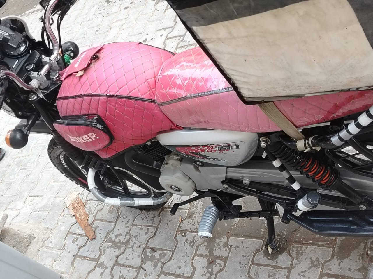 سلام عليكم مره خصت الادمن دراجه بوكسر جبلي موديل 2023 اوراق7 اصولي كفاله جيب اي فيتر وياك وفحص دراجه شوفت عينك وبالحقيقه بعد احلى ممتعوبه مكينه ممفتوحه والله لوو ممحتاج مابيعه يعني شكد ماكول نضيفه اضلمه بصور تجي وشوف بعينك سعر. 2500 مليونين ونص وبيه مجال حق جيتك مكان بغداد الشعله *********** هذا رقمي بي بس واتساب موجود 24 ساعه
