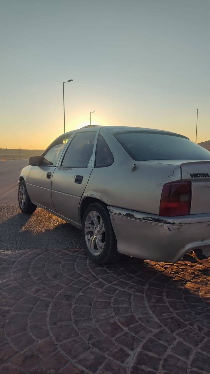 اوبل فيكترا 1992
متور 1600حلاب
سياره ميكانيك فل ولا بدها شي 
ملاحظه بدك دهان وبدها تنجيد 
سياه ماشاءالله عليها ثبات ولا حركه على شارع
سياره مرخصة ال شهر 3جاي 
سعر مافي منو على1200قابل التفاوض بشي بسيط 
الاستفسارات 0781279044


**إذا كنت صاحب هذا الإعلان وتريد حذفه لأي سبب، رجاءا أرسل رسالة إلى الدعم الفني**