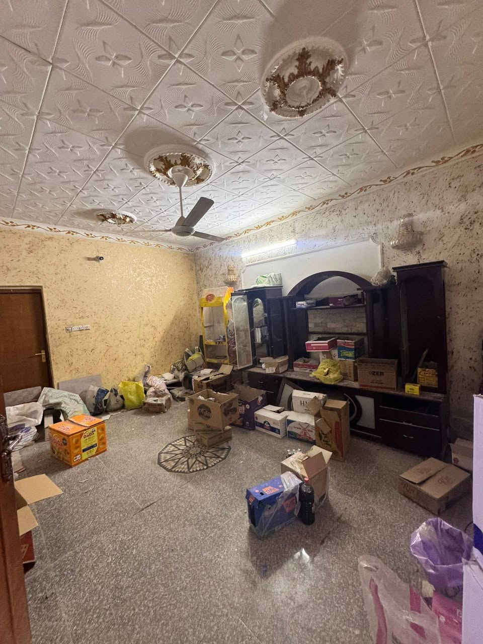 🏘️دار للبيع  🏘️

النوع سند ٢٥ طابو زراعي
 
المساحه (١٧٦)م

عرض الشارع الرئيسي (٩)م
الواجهه (٨)
نزال (٢٢)

#يتوفر جميع الخدمات ( ماء + كهرباء + مجاري)

#تفاصيل الدار
يحتوي علئ ( غرفه +استقبال +صاله + مطبخ + صحيات)

#الواجهه مرمر  #الارضيه كرانيت 

📍العنوان 📍
حله نزله غرفه التجاره قرب أسواق كروري   

✅ السعر ١٤٠ مليون قابل للتفاوض 

للاستفسار اكثر مراسله البيج
او الاتصال ***********
او واتساب ***********

عنوان المكتب حله حي الصحه فرع جامع الهندي

ملاحظة عموله المكتب ١٪
عقار ١٢٠
