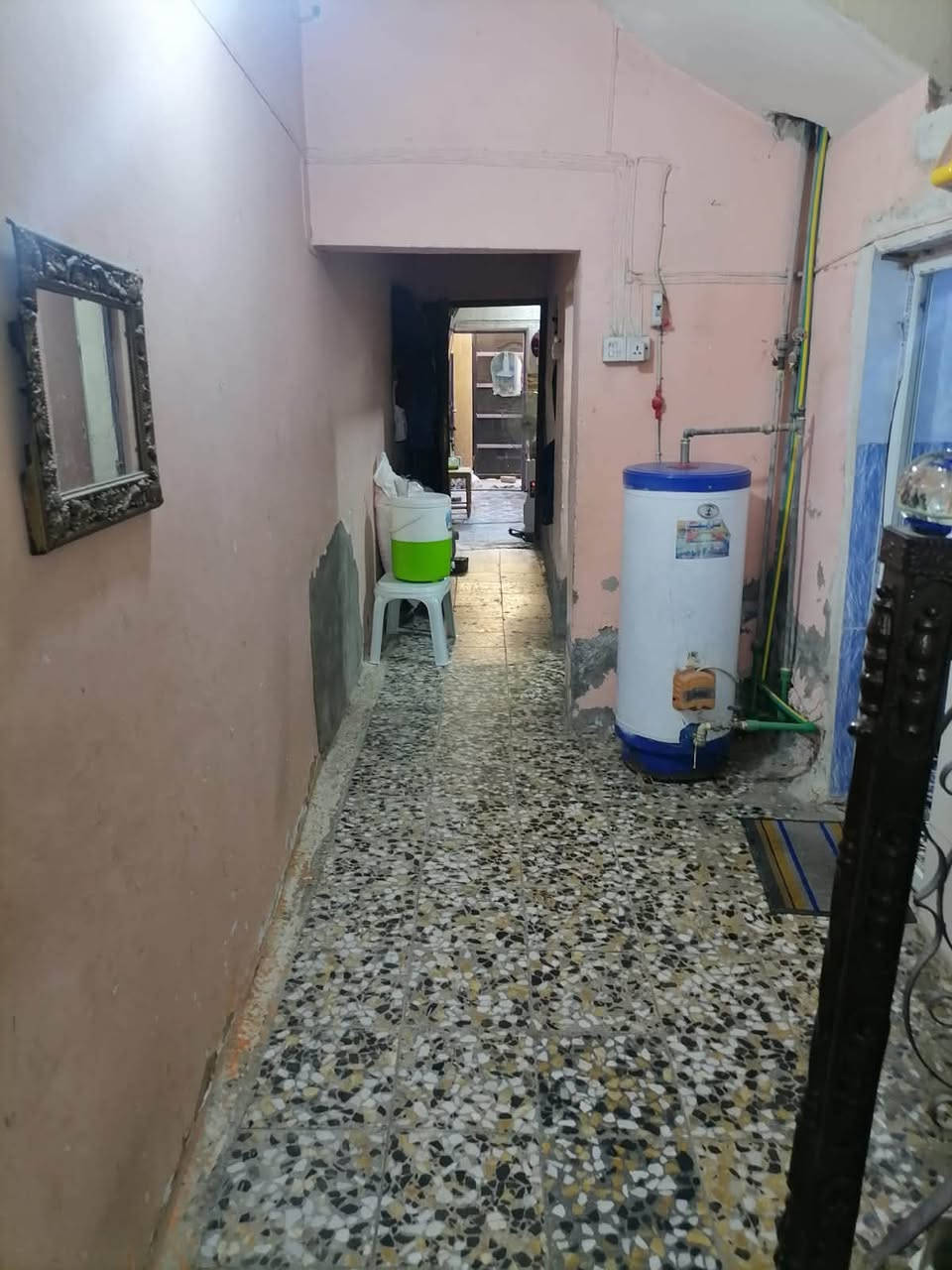 نصف قطعة للبيع قطاع 24 عكاده نظيف فرق فرع عن شارع الفلاح 
طابق ونص 
غرفتين 
هول 
ملحقات 
سطحين 
***********
للاستفسار اتصال او واتساب
