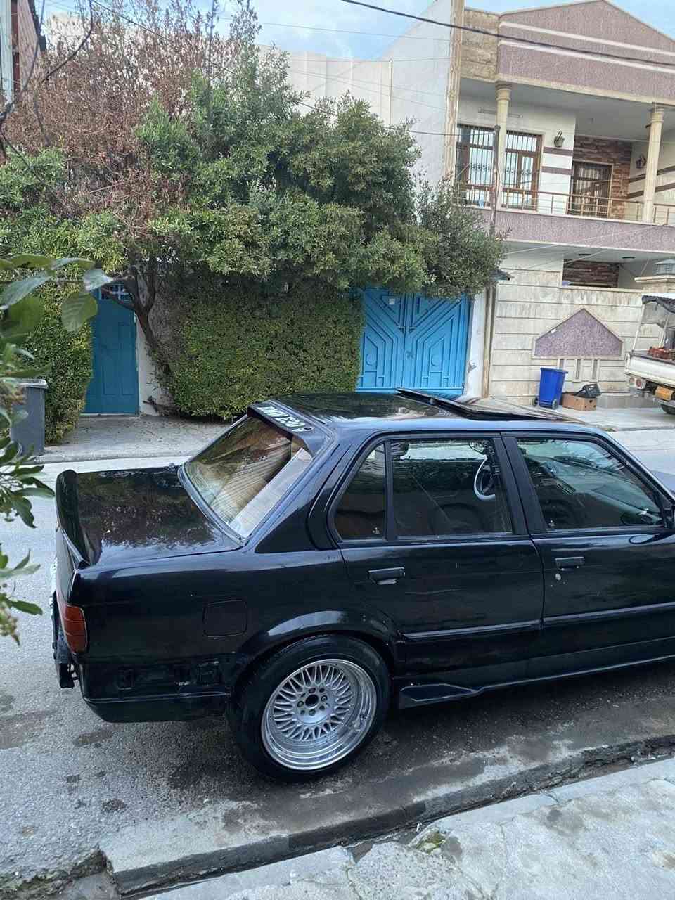 بیئێم زەعرا مۆدیل 1990 رەقەم و ئارموو بەدەل سەنەوی ئەسلی لەگەلە مەکینەی 530 سکلێتەر کارەبایی ئەکسل 3_23 تاخم وایەر ms43 فیتێز شۆر شەفت سەیارەکە جاهزەو کامل دەست کاریە گێروو مەکینەو ئەوەلیات و ئاڕم کامل بەشەرتە لێدانی گەورەی نیە بەشەرتی قوەتیش دەیفرۆشم تاخم تایەو ویلی سفڕە ناو غورفەی خاوێنە ئیدی ئەوەی حەزی لێبی لەهەولێرە *********** أربيل, العراق
