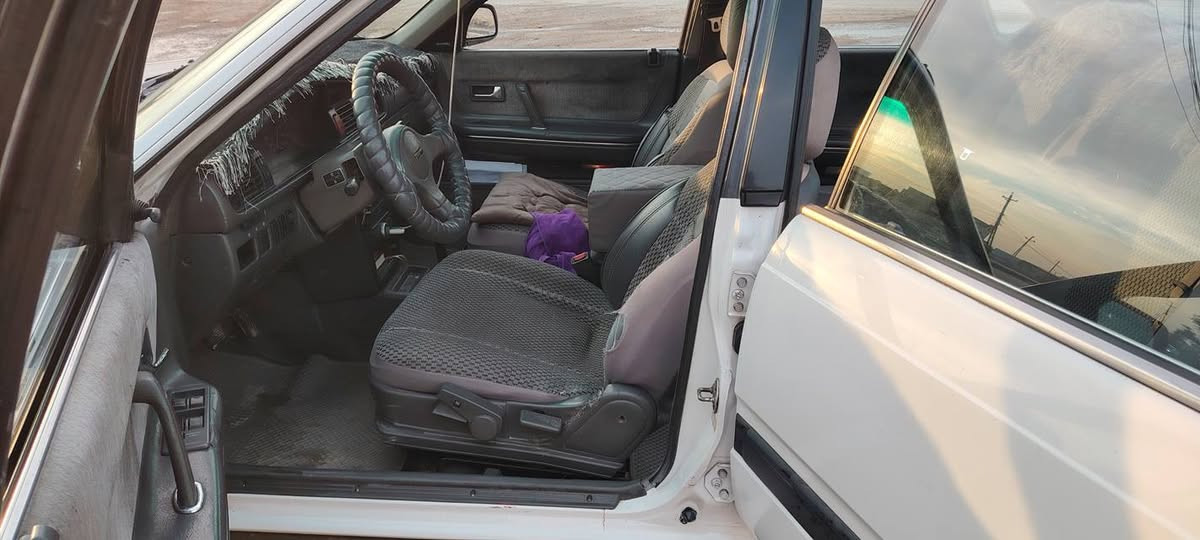 سلام عليكم سيارة مازدا 626 موديل 1989 سنوية عظم صبغ ما بي بس دواىر صبغ مكينة وكير شرط كير اوتوماتيك مكينة 8 بخ مكان موصل شلالات رقم الهاتف *********** سعر 52 وبي مجال
