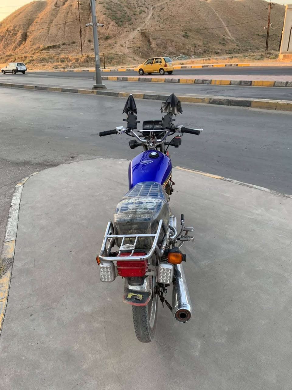 دراجة تايكر ابو النمر للبيع✅
موديل 2020✅ 
مكينه مفتوحة شرط فول✅ 
كهربائيات كلها شغاله ✅ 
وياله جدد✅ 
لون ازرق✅ 
رقم نينوى انكليزي✅ 
شرط التحويل✅ 
لوحة وحده ضايعه تطلع متكلف اقل 50 الف✅ 
السعر مليون و 600 و بي مجال✅ 
للتواصل *********** اتصل لو واتساب✅
