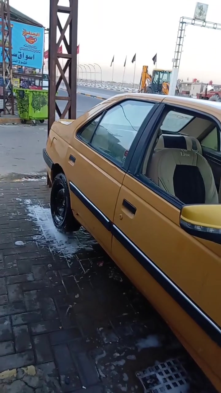السلام عليكم بيجو 405 سيارة تعمير حلوة ونضيفة صبغة جديدة حدادية جديدة نقصة كماليات وانة ماعندي موديل 2013 رقمي بي واتساب *********** رايدهة ب 19وبيها مجال
