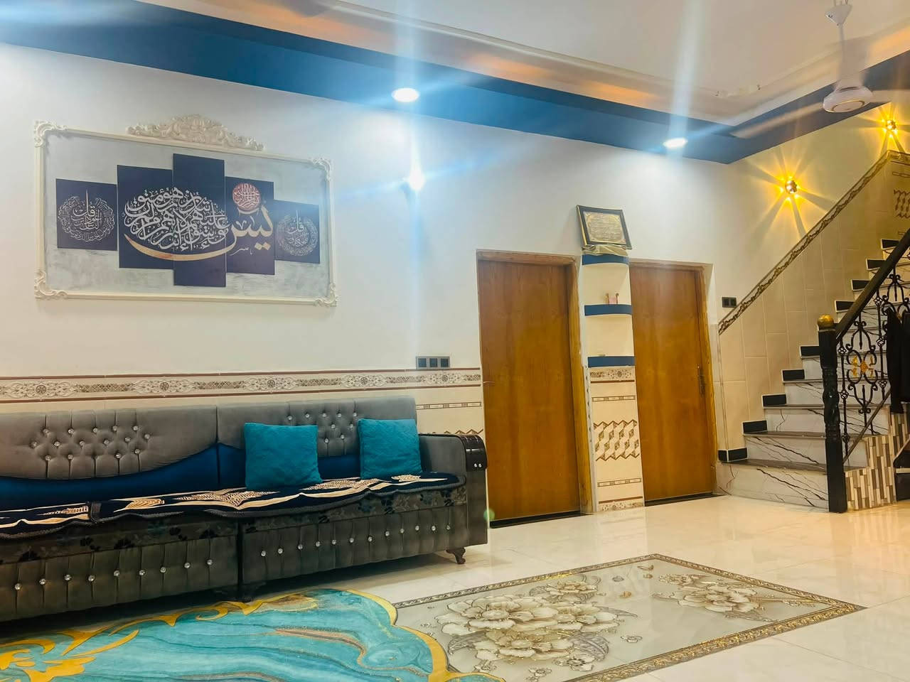 🏡 للبيع – بيت سكني بناء حديث
📍 الموقع: سياحي العتايج –  قرب عيادة علي طارق فرع حي السلام 

📐 المساحة: 250 م². سند 25 زراعي

✨ مواصفات المنزل:

* 4 غرف نوم واسعة.

* غرفة سويت (غرفة نوم مع حمام خاص).

* 3 حمامات.

* ⁠مطبخ حار +بارد

* كلدور واسع

* ⁠صاله واسعه

*بناء حديث بتشطيبات ممتازةم

* � للاستفسار والمعاينة يرجى التواصل على الخاص أو الاتصال***********

* ⁠***********
