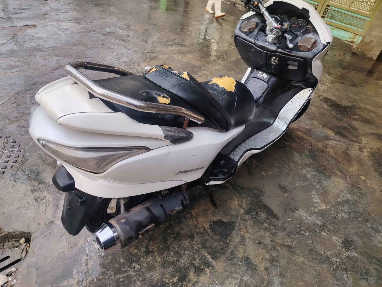 السلام عليكم فورزة 08 كاملة مابيهة اينقص نكرة سلف كل كهربائيات شغال شلعة ومعدل المكان بغداد البلديات الرقم *********** السعر ٦٥٠ بيهة مجال
