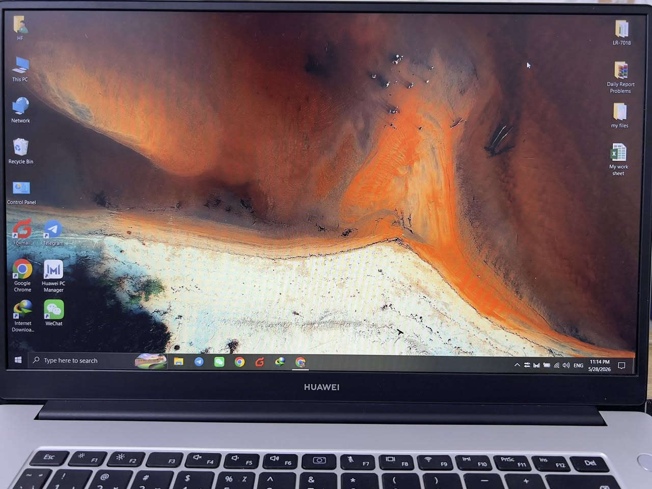 لابتوب هواوي MateBook D15 (للبيع)
جهاز نظيف جداً وأخو الجديد، استخدام منزلي خفيف وما مفتوح ولا مصلح.
⚙️ المواصفات:
 المعالج: Core i5 (سريع مال كرف وشغل).
 الرام: 8 جيجا (سلاسة وبدون أي تعليق).
 الشاشة: 15.6 بوصة FHD مريحة للعين.
 المميزات: هيكل ألمنيوم خفيف، بصمة إصبع بزر التشغيل، وكاميرا مخفية بالكيبورد.
 الملحقات: الشاحن الأصلي ماله.
 السعر: [500 الف] (وبيه مجال للشراي).
 (متواجد توصيل وفحص واستلام).
📞 للتواصل: خاص أو واتساب ***********
