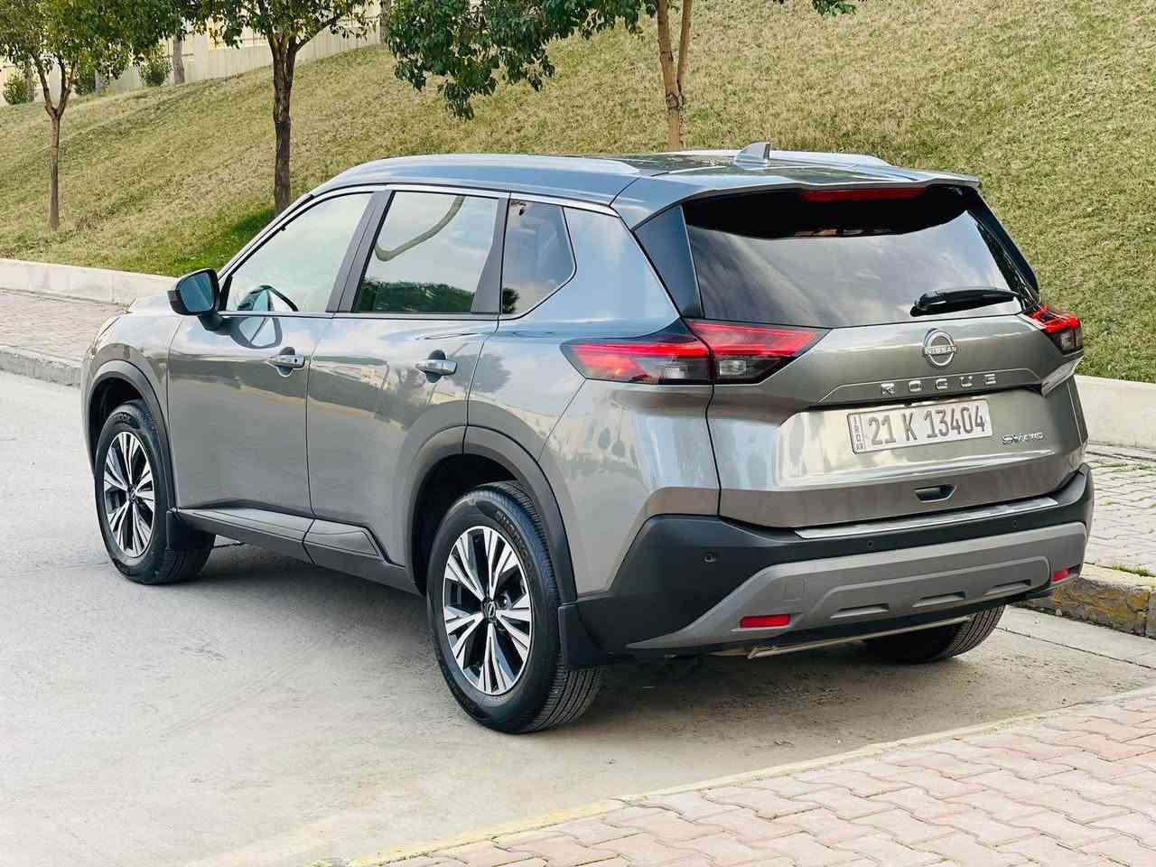Nissan rogue SV plus AWD 2023 

نیسان ڕۆگ ٢٠٢٣ مەکینە ٣ پستۆن تۆربۆ 
سەیارەکە ٢پارچەی بۆیاخە تەنها بۆنید و جاملغي سايةق بێ ناو گرتن 
فوول مواسەفات  ...... دەبڵ ئەکسل AWD 
پانۆراما/ بەسمە/ شەغال/شاشە گەورە/کامێرا/ پەردەی شەریکە/
٤ جام کارەبا و ئۆتۆ / تەبرید مەرکەزی/
ئۆتۆ هۆڵد/ برێک بەسمە /ئۆتۆ ستۆپ/
کامل رادار / ڕاداری پێش و دواو تەنیشت و ئاوێنە/
ڕاداری خەتی جادە سوکان کۆنترۆل / کوشن هیتەرو کارەبایی/ سوکان هیتەر 
سوکان ڤۆلێۆم و تحديد سورعه 
ناوی ٢ ڕانگ / دەرگا بەسمە بە پێی دورو نزیکی دا ئەخرێت و ئەکرێتەوە/سندوق بەسمە/
گێڕ ئۆتۆماتیک و عادی/  گێڕشەفت/ 
٥ مۆدی لێخوڕین 
_snow  Eco _ normal _sport
لایت ئۆتۆو و زینۆنە لایت و بەگ لایتی لیدە پێش و دوای 
گێڕ و مەکینەی لۆکە ماشاءالله بە شەرت 
تازە ڕۆنی مەکینەم بۆ گۆڕیوە 
سەیارەکە لۆکە ماشاءالله تەنها ٩ هةزارڕۆشتوە 
ڕەقم سلێمانیە سەنەوی تازەیە بە ناوی خۆمەوەیە تا ٢٠٣٠ تەحویل و غرامە بە شەرت 
سةيارةكة لة سليمانية
سعري 153$ 
📞 0772 531 4474 
______________
Nissan Rogue 2023 SV 
نيسات روج ٢٠٢٣ SV 
ماشيه ٩الف كيلوفقط سيارة جديدة 
ملاحظة// سيارة بي بنيد و جاملغ صبغ فقد بدون دواخل 
رقم سليمانية سنوية و هزة جديدة بأسمي لنهاية 2030 
 سيارة جديدة ماشاءالله محرك كير مكفول بشرط ...
المواصفات : فوول 
بانوراما:
شاشة كبيرة لمس+كاميرا 
بردة شركة 
دشبول ديجيتال 
بصمة تشغيل
بصمة ابواب
بصمة صندوك شفت 
هاند بريك بصمة 
تشغيل عن بعد
اوتو ستوب 
كشنات كهربائي 
کشنات هيتر و سوکان هيتر 
سيارة فول مواصفات 
دخول ذكي عند التقرب
لايتات خلفي وامامي زينون فولل
لايتات و بگلایت ليد و زینون بلادي 
رادار امامي (تحديد مسار)
رادار جانبي (نقاط عمياء)
رادار خلفي (تحذير من الاصطدام)
حساسات جانبي و خلفي 
تبريد قطعتين لمس
ويل كروم
تحكم وضعيات القيادة...Drive Modes وضعيات 5
كير اوتوماتيك و عادي 
٥ مود Eco _ normal _ sport _ snow 
هاند بريك بصمة
اوتو هولد Auto Hold
مانع انزلاق+ABS
مكان السيارة :سليمانية 
سنوية و هزة جديدة بأسمي لنهاية سنه ٢٠٣٠
مكان سيارة سليمانية
سعر 153$
📞 0772 531 4474 السليمانية, العراق
