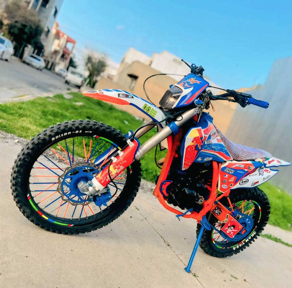 علیکم》
ئەم ماتۆرە بۆ فرۆشتن   CRX 2023 مەنەفێستە
مەکینەی کەویارە)  دینارێ مەسرەفی نیە )
هەموو گیانی بەشەرەت  مەکینەی سەوتی  زۆر زۆر خۆشە  لاشەی تەقیوی درزی نیە بەشەرت 
(زۆر زۆر بەقوەتە   )(بۆ گۆرین ەوەش بەئێرانی)
سعری خوار هەموو بازار کێ مووشتەریە چات کات من لەخزمەتیام 
تایەو ویلی دواوەی تازە گۆڕاوە  150هەزاری پێدراوە
گۆرینەوەش ئەکەم  بە ئێرانی 
شووێن .سلێمانی 
0773 886 11 90 السليمانية, العراق
