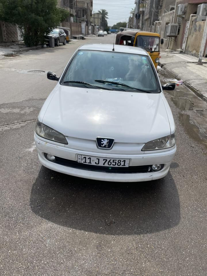 سلام عليكم بيجو  2001 سياره بيه جاملغ وبنيد بيند بلادي سياره ترايه يخبل تخم تاير ضربه بسيطه من كدام سببه تبدل البنيد بارد جاملع ولباقي كفاله حلوه سياره 40 وبيه مجال تحياتي لجميع *********** موجوده بغداد
