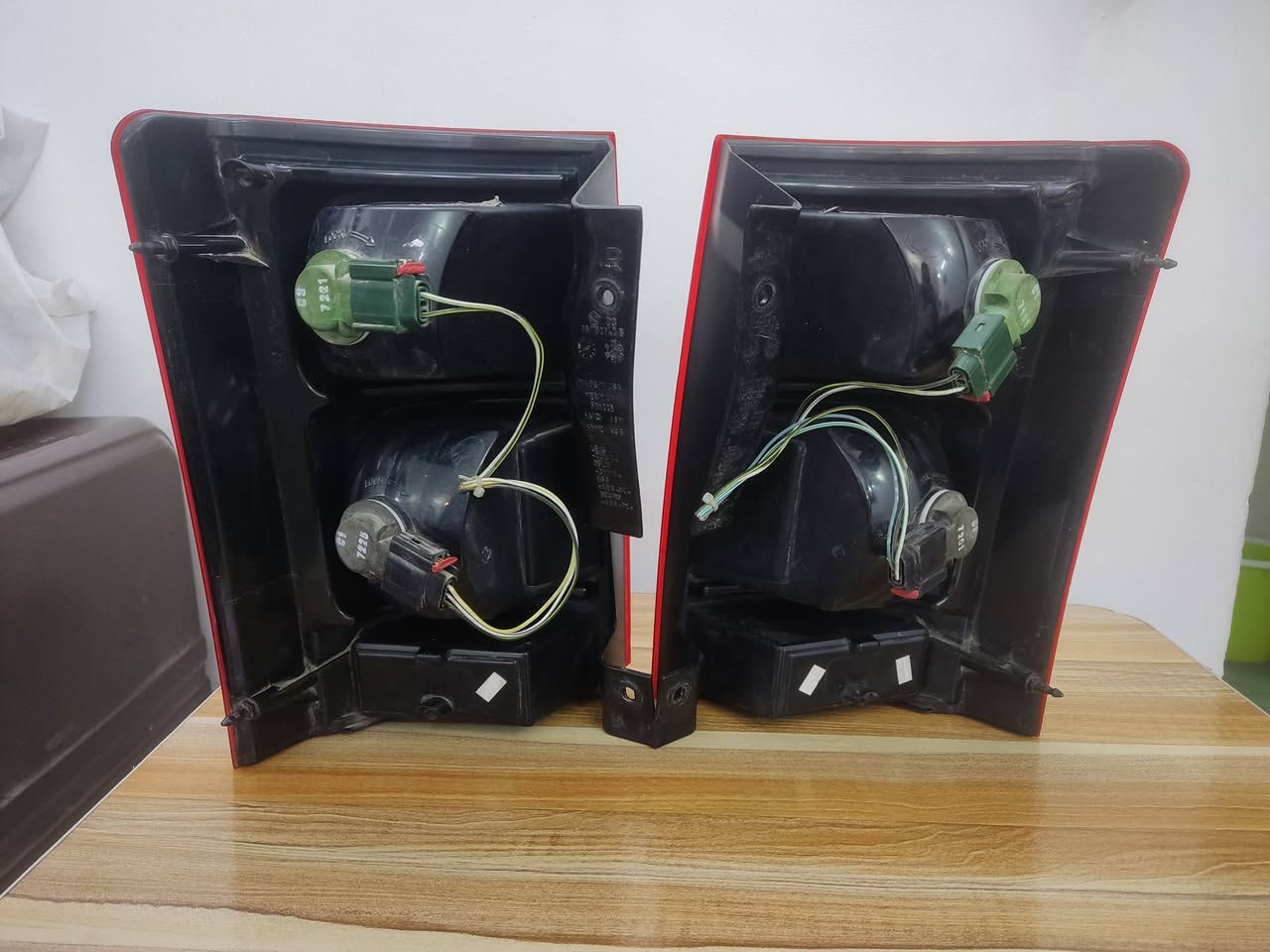 السلام عليكم ورحمه الله وبركاته
بك لايت دوج كرفان اصلي تفصيخ من موديل 2008 إلى موديل 2010 السعر 120 الف الاتصال على الرقم *********** بي واتساب
