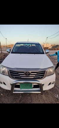 بيك اب تيوتا هايلوكس موديل 2014كويتي ماشية 170الف رقم بغداد  شاصي 19 ت...