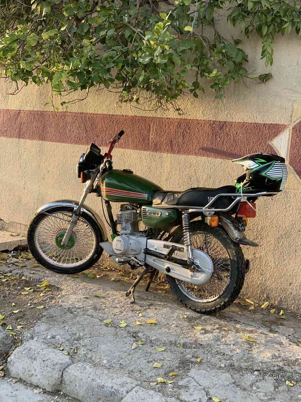 دراجه البيع موديل 18باب اول محرك مبدل كلج ونفيلس وباقي المحرك مامفتوح السعر 450وبي مجال التواصل عل رقم ***********
