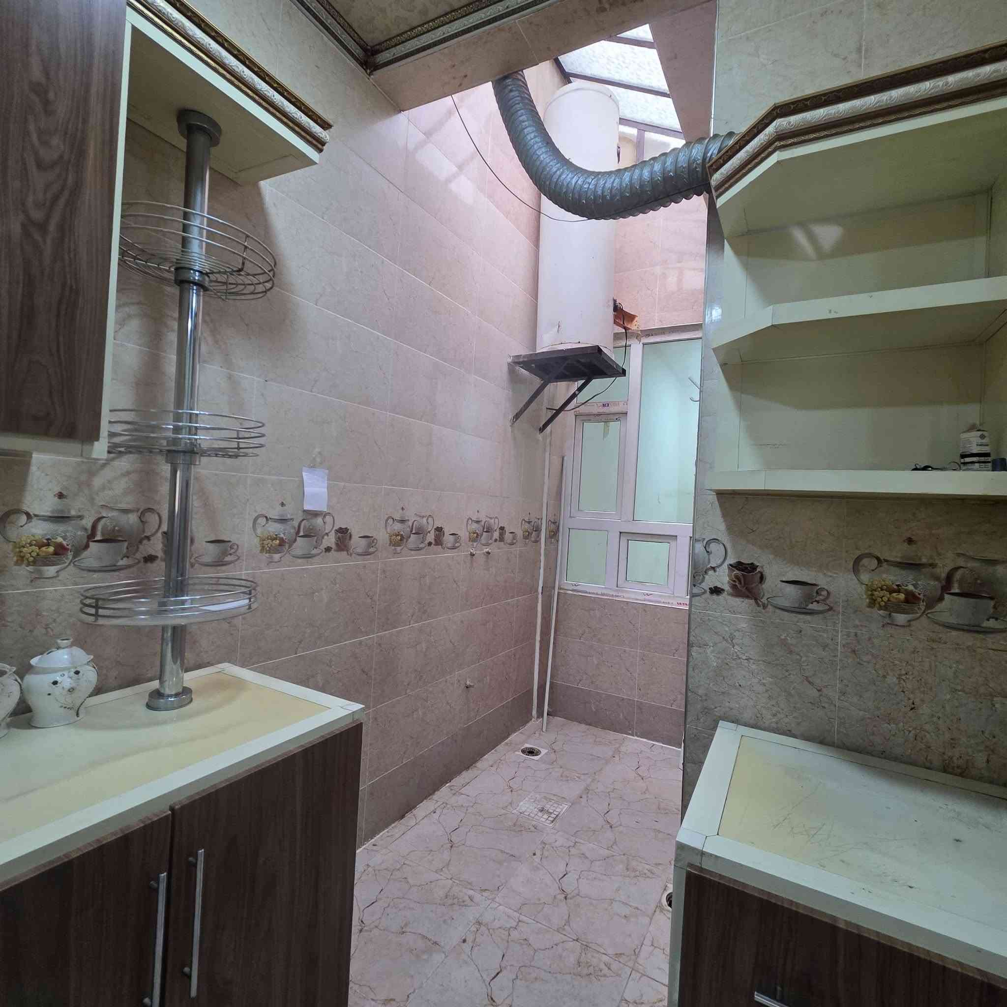 دار للبيع 100 متر طابو  ملك صرف بناء حديث فول سيراميك 
بناء كامل متكامل مع. كاونتر وطباخ هديه مع الدار 
السعر 75 مليون

للاتصال والاستفسار أكثر الاتصال على الرقم التالي او مراجعة مكتب النور الكبير للعقارات والمقاولات ***********
