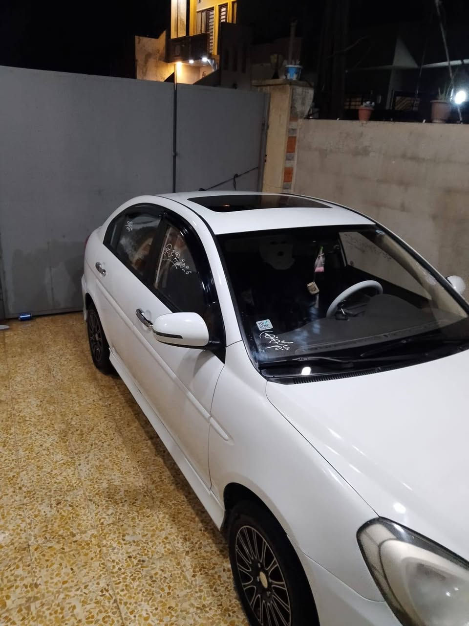 اكسنت موديل  2011فول شرط الوكاله والتحويل العنوان موصل جانب الايسر الاتصال على الرقم ‏‪
‏‪***********‬‏
السعر 95
  مواصفات كير توماتيك  فتحه سقفه تحكمات ستيرن كشنات تدفئه مري شفط ويل كب شاشه كامره حساسات لايت زينون تبريد شرط ضررها جاملغ الامامي فقط مبدل
