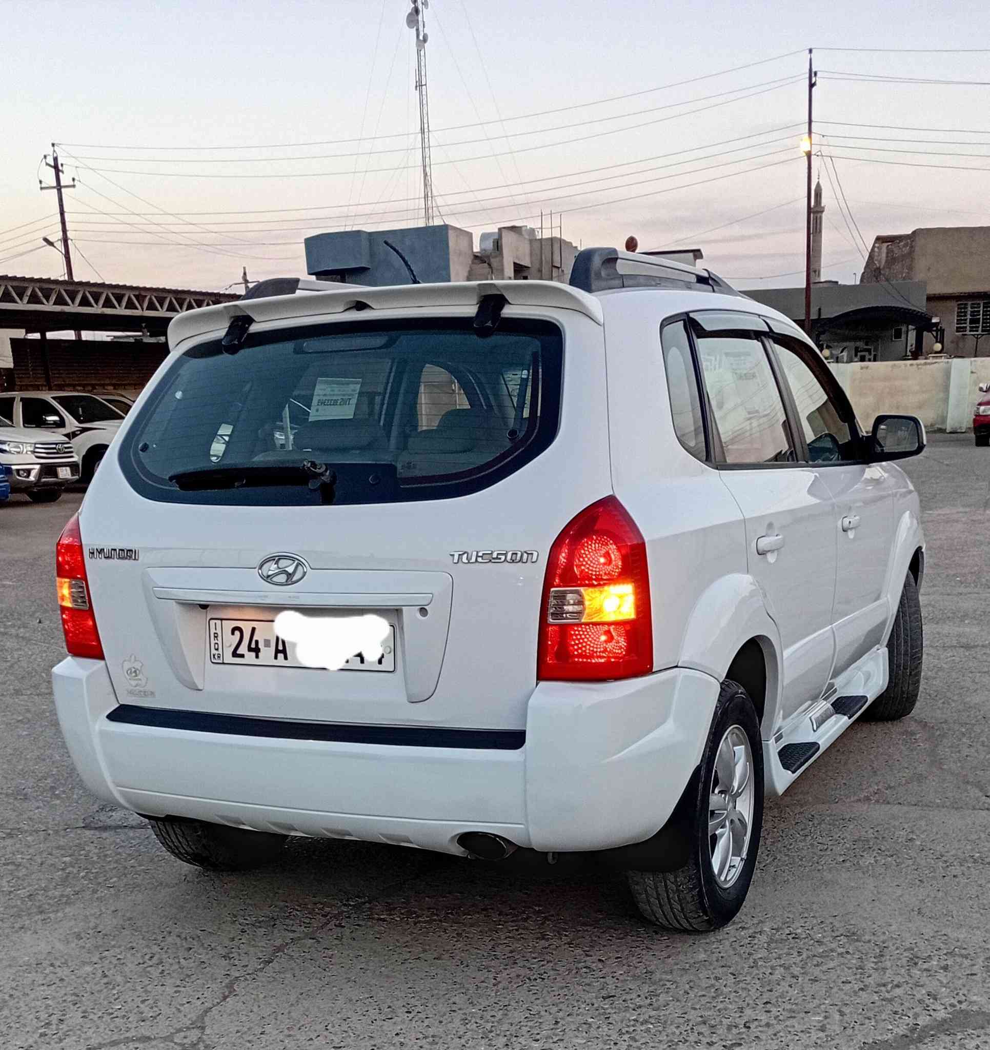 HONDY TUCSON..2010..2.0
هواندي توكسان 
٢٠١٠
محرك + كير بشرط ٢٠ دوش خليجي _ #بدون_صبغ
السياره: بسمي شرط تحويل و الغرامات المرورية 
المواصفات :
شاشه وكامير 
كشن جك 
تبريد شرط
 ويل كب
السياره: يوجد بطاقه الوقودية ⛽️ ⛽️ 
#السعر : ١٢٨ $ بيها مجال 
#الاتصال: *********** _ ***********
#العنوان: الموصل _ الحمدانية .
