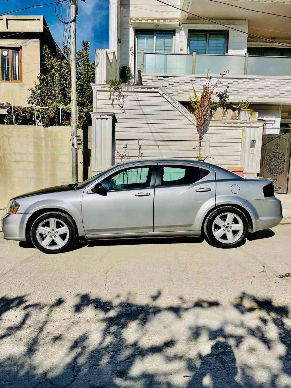 دودج افینجر 2013 ،
مکینە 24 ، فیە 4 قطعات صبغ بدون دواخل ، 
سعر 85 
***********
