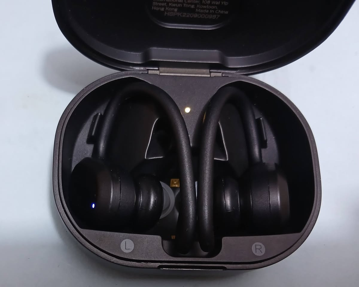 السلام عليكم عندي قطعتين جديد بس يمكن بيهن مشكله بلباتري مال السماعه اطلعهن تربط شويه تطفه ما اعرف يراد شحن هوايه او بيهن مشكله فا ما اعرف ابيع فحم الي حاب سعر القطعه ٢٠ الف عندي قطعتين ماعندي توصيل مكاني بغداد


**إذا كنت صاحب هذا الإعلان وتريد حذفه لأي سبب، رجاءا أرسل رسالة إلى الدعم الفني**