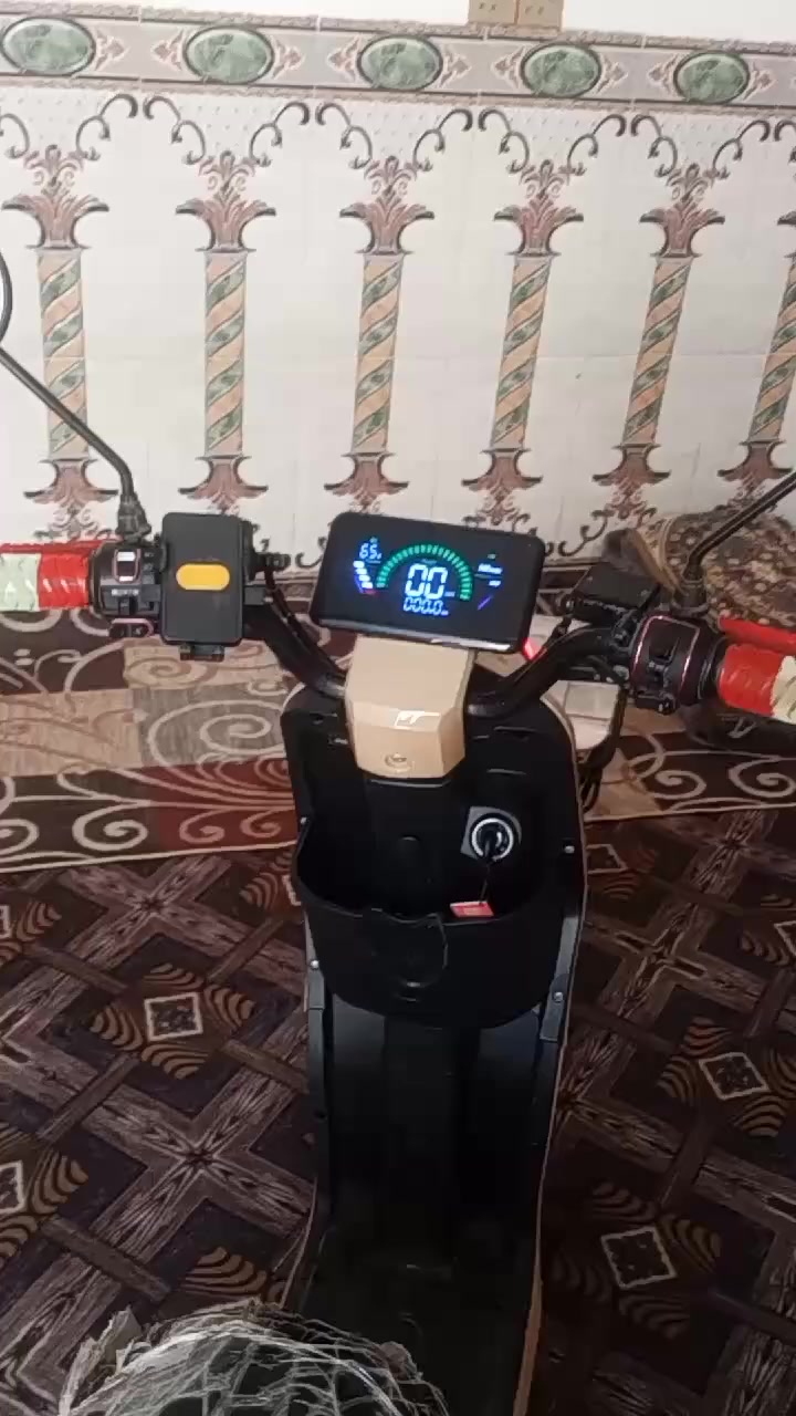 السلام عليكم دراجه شحن لبيع R9 دراجه نضيفه السعر 425وبيها مجال تواصل على الرقم ***********
