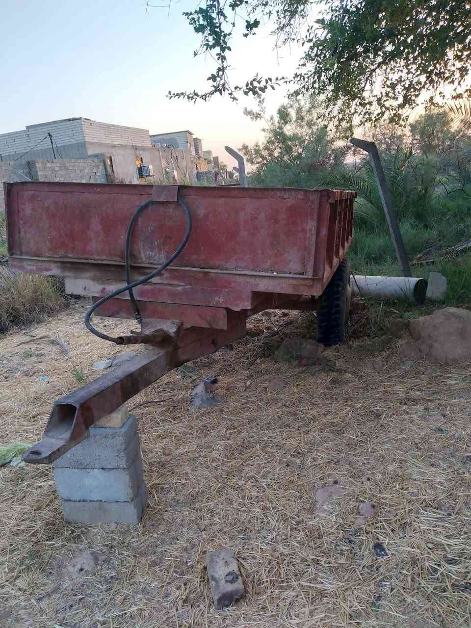 السلام عليكم كاروبه عنتر للبيع مع عربانه حدادي موديل 90 رقم نكليزي مداور ثاني  نظافتها مثل ماتشوف كدامك مكفوله كفاله عامه سعرها ٧مليون  النجف قضاء المشخاب  موبايل ***********
