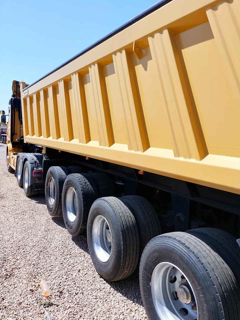 للبيع سكانيا Scania 2014
بلادي باج بطن
رقم بصرة إنكليزي
بسمنة تحويل مباشر
عربانة عدادية 4 محاور
تخم تايرات جديد
السيارة جاهزة للعمل وبحالة ممتازة
الموقع: بالحله 

للاستفسار الاتصال على الأرقام:
0771 178 6614
0781 057 0415
