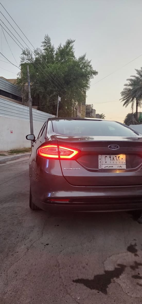 ‏▫️(motor ford fusion)  فورد فيوجن هايبرد خليجي موديل 2018 محرك 2000
المواصفات : 
▫️بصمه 
▫️تشغيل عن بعد
▫️هاندبريك بصمه
▫️تدفئه كشنات 
▫️ رادار قراءه الطريق
‏▫️ABS نطام الفرامل 
▫️4 ابواب بصمه 
▫️نوافذ كهربائيه تحكم عن بعد
▫️تبريد قطعتين  
▫️مري جانبيه شفط 
▫️تبريد مناخين منفصل للسائق  والراكب 
▫️7 الوان داخليه اختياري 
▫️اشاير مري 
▫️نظام ايكو (Eco) اقتصادي في صرف الوقود 
▫️شحن منظومه البطاريه من خلال الفرامل والمحرك
▫️حساس تشغيل ماسحات مطر (Auto)
▫️ كامره خلفيه دواره + حساس امامي خلفي 
▫️فول تحكم ستيرن  
▫️لايت زنون ابيض عالي وناصي + البراكيت الاسفل الايت لد يشتغل مع سكن دوران تلقائي مع المقود 
▫️نظام تحكم بالجر وثبات المركبه 
السياره باسمي ونظيفه  مثل ماموضح بلصور 
📞رقم الهاتف :***********
   السعر (125$) وبيها مجال بسيط
