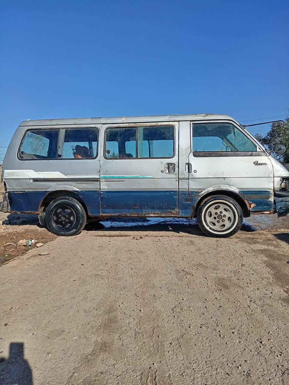 بسته موديل 94سياره حلوه رقم واسط سياره بلاديه شواصي بلاديه سنويه ل ٢٧ مصفره تحويل ثاني يوم سعر ٢٣ وبيه مجال مكلف بل نشر المكان بغداد نهروان *********** المكينه فاره يطق
