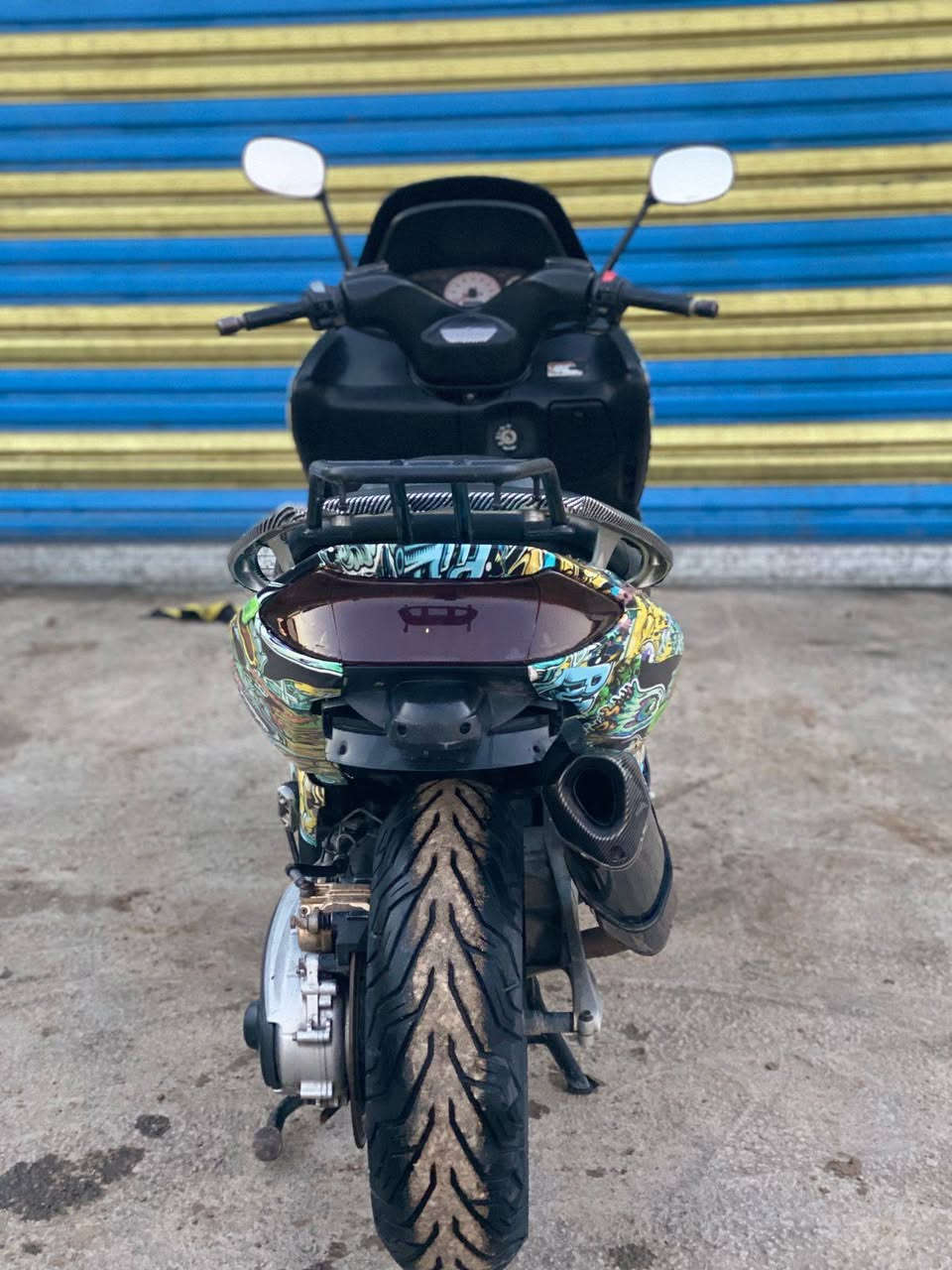 سلام عليكم شباب تيماكس للبيع موديل 2007
دراجه كفاله عامه شلعه و معدلل جيب فيترك وياك و افحص
زوج تاير جديد موشمه سعر 15 وبيه مجال قليل حك جيه 
بغداد ***********
