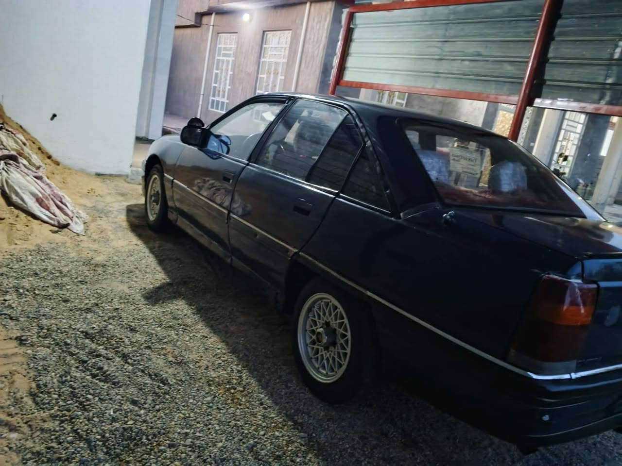 سلام عليكم لبيع اوبل اوميكه 91معمره جديد مصبوغة حزام محرك 20كير عادي السنوية 30 رقم  نكليزي تحويل مباشر كهربائي شغله تخم تاير السعر 38وبيها مجال بصيط العنوان الفلوجة النساف استفسار على رقم ***********
