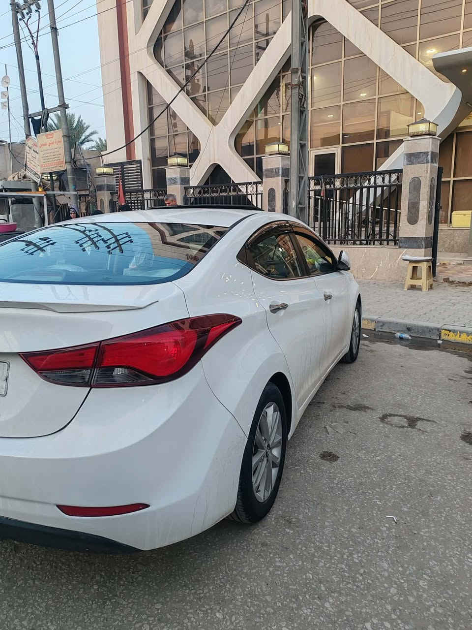 السلام عليكم النترا ٢٠١٥ سونار مرفق بالمنشور بيها بس دور الجاملغ الخلفي
بأسمي السياره موجودة بالنجف بالكوفة حي ميسان 
السعر ١٣٣ 
***********
