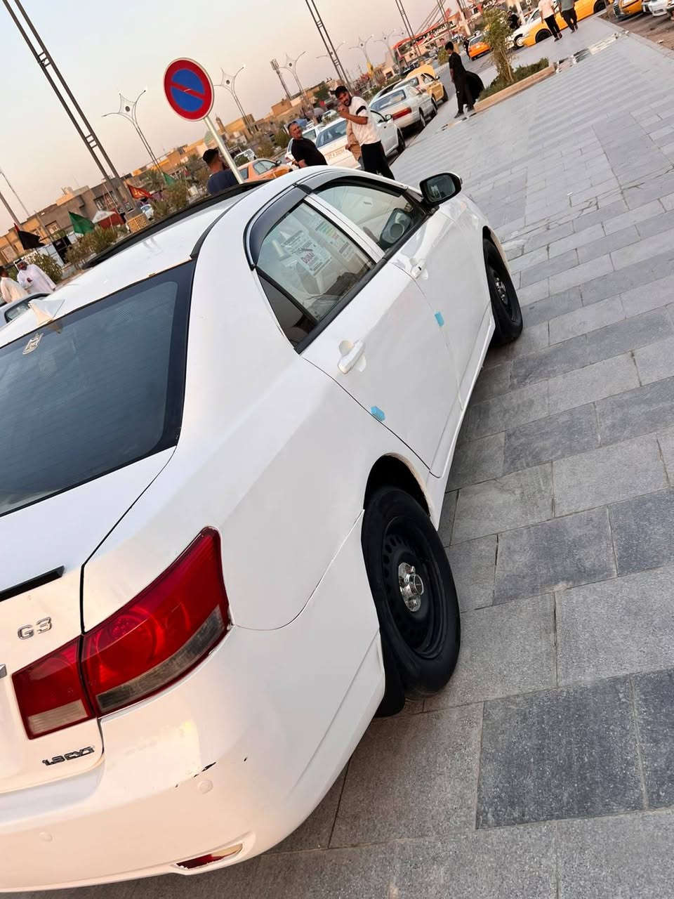 سلام عليكم 
بي واي دي رقم ذي قار
انكليزي 
مكينه وكير محور 1800 كورلا
مكفوله من ضربه والعيب الشرعي
بيها رشات صبغ
حداده جاهزه تخم تاير جديد 
كهربائية الكل شغاله 
دواخل جديده
السعر 48 مكاني ناصريه 
***********

