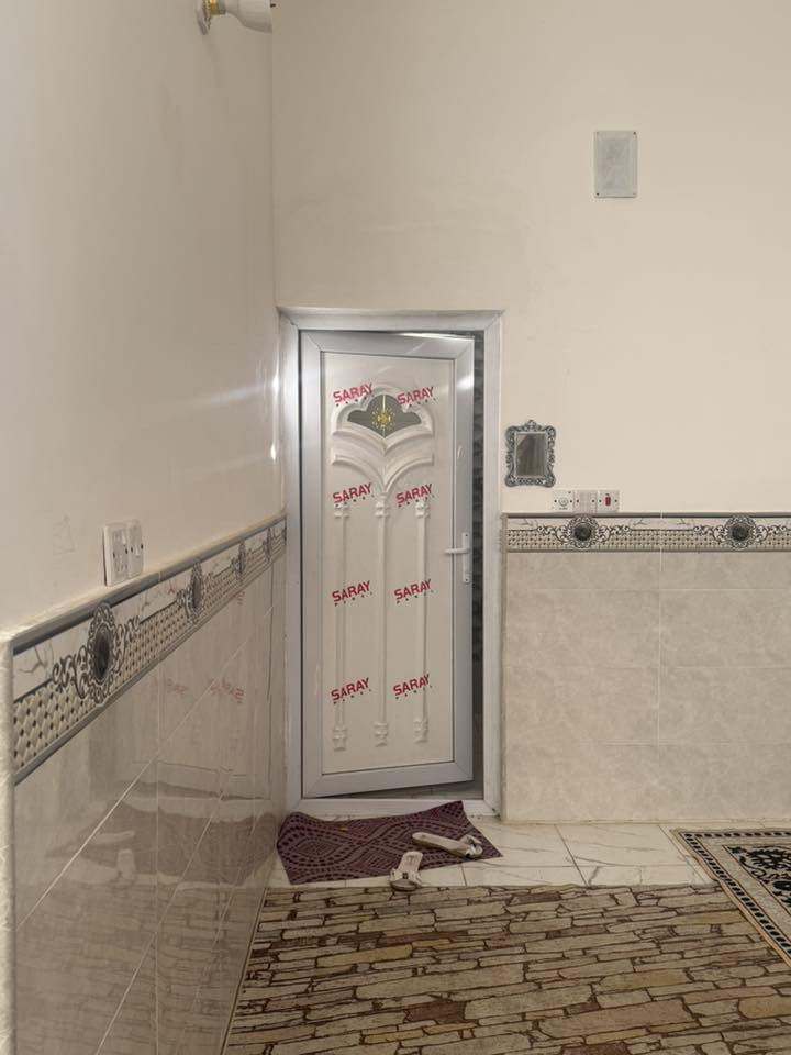 بيت مساحه ٢٠٠ متر للبيع العنوان بغداد ابو غريب للاستفسار هاذه الرقم واتساب فقط ***********
