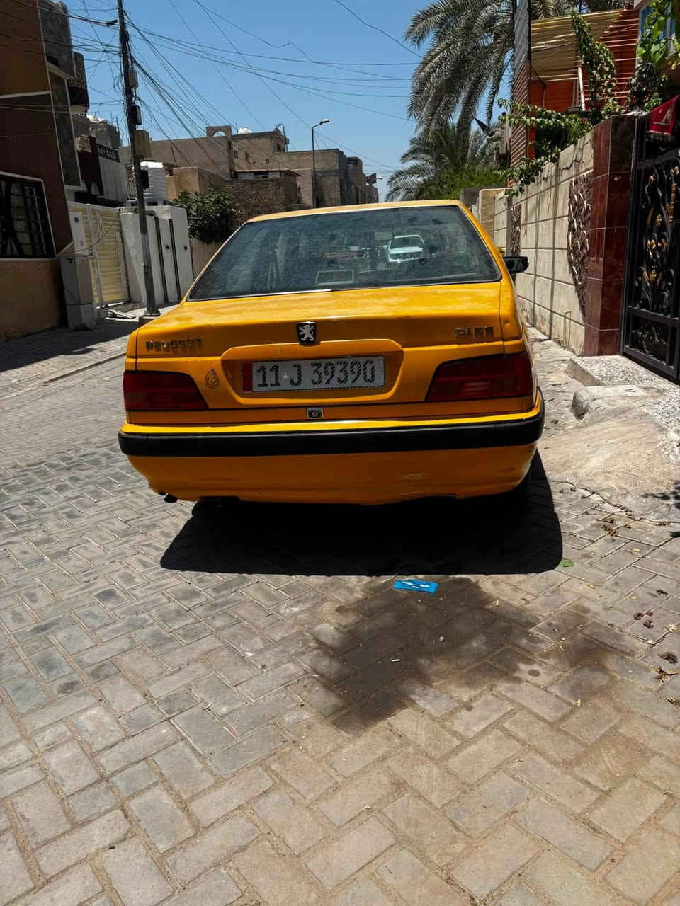 سلام عليكم بيجو بارص 2015سياره مكينه وكير خير من الله لا تنقيص ولا تبخير تبريد ثلج صدر امامي خلفي جديد مدوشمه تحويل مباشر 43وبيه مجال بسيط او الاتصال ***********
