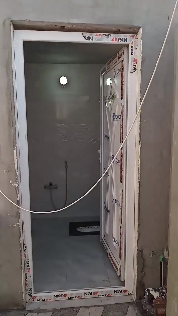 سلام عليكم بيت للبيع في الرجيبة طويريج مساحة ١٠٠ متر سند ٢٥ البيت بناء جديد السعر ٢٥ مليون وبي مجال بسيط الاتصال على ***********
