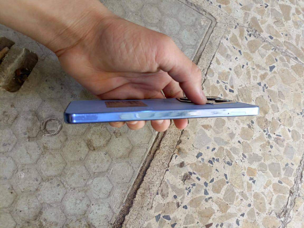 سلام عليكم
تليفون تكنو كامون20برو 5G
ذاكرة 256
جاهز نضيف
مستبدل فقط ايسي شحن 
ببجي 90فريم
جهاز خير من الله
محتاج وريد ابيعه
سعر 160
وياه شاحنه عاديه
رقم***********
او طب خاص
مكاني بغداد دوره ابو دشير
