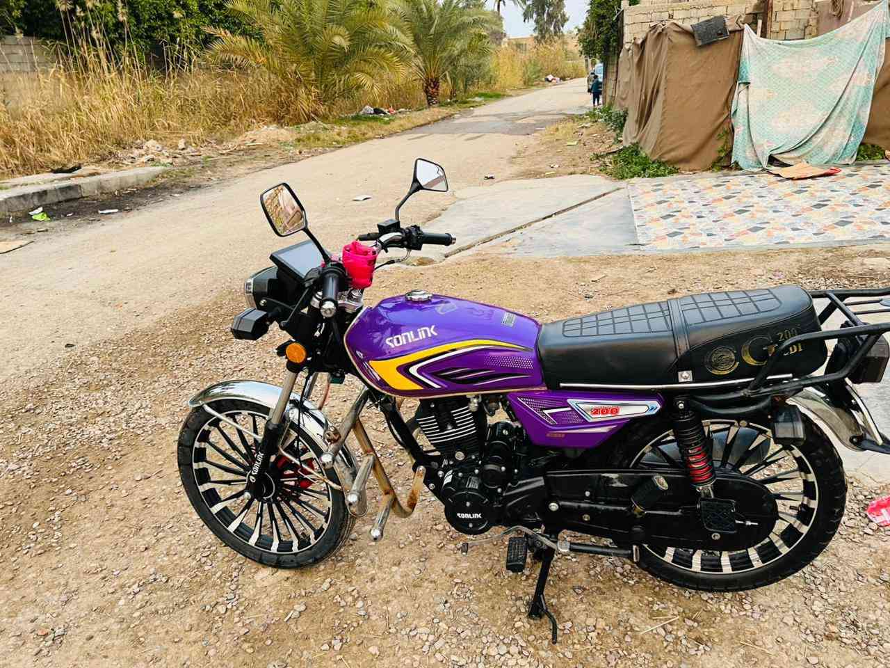 بسم الله الرحمن الرحيم السلام عليكم ورحمة الله وبركاتة دراجه للبيع النوع سونك موديل 2025نضافه فول ماكو شي مايشتغل السعر 900 او مراوس حسب القناعه الاستفسار ***********
