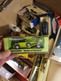 للبيع مصغرات سيارات انكلزيه صنع.     شلعه فقط.   سعر قطعه 10 الف. مكان...