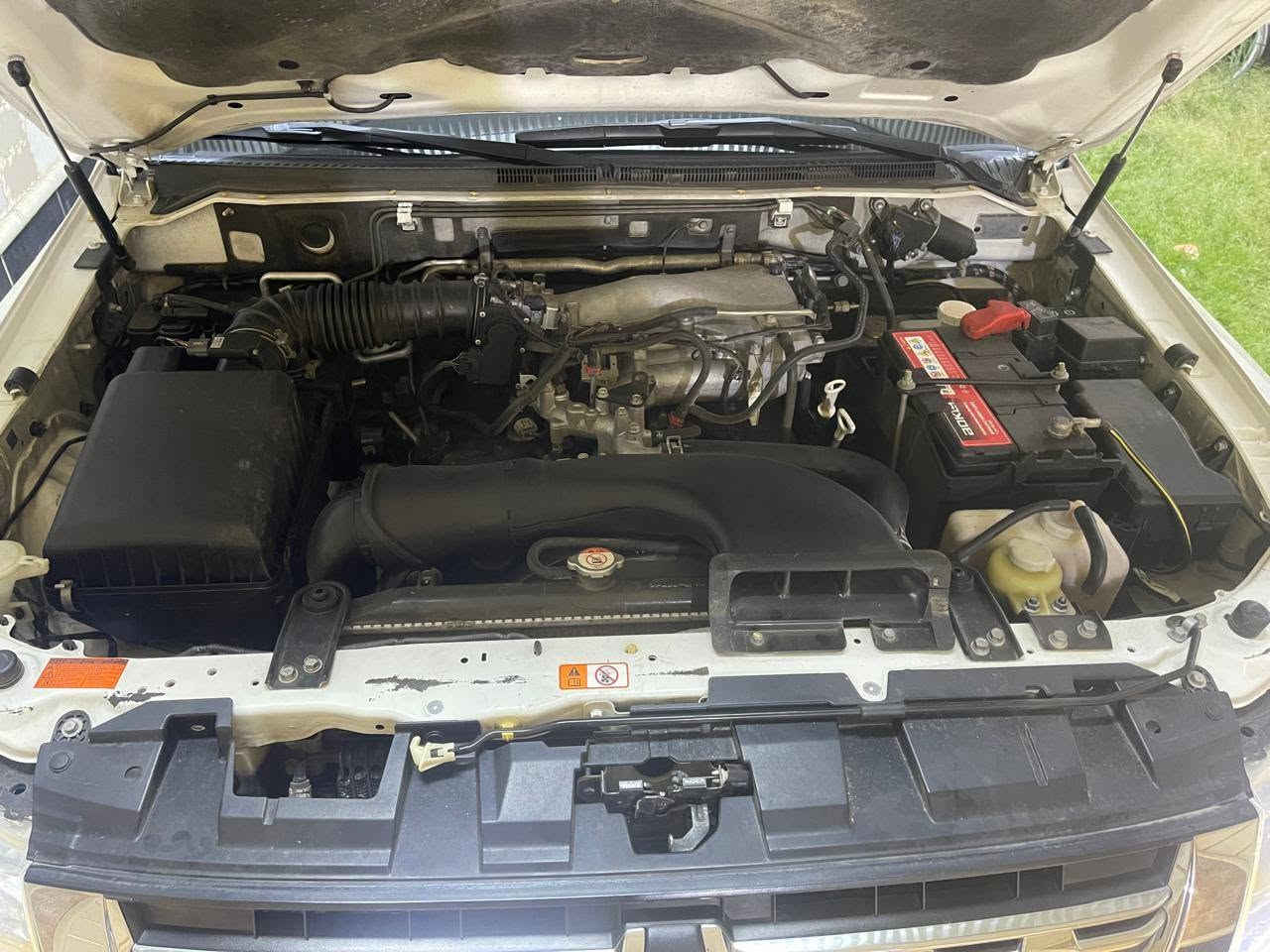 MITSUBISHI PAJERO 2014
السلام عليكم
للبيع
باجيرو 2014 حبتور محرك 3500
مكفولة كفالة عامة
رقم سليمانية بأسمي تريد تحويل او وكالة 
السيارة جديدة كلش ومتصرف عليها ولا دينار
تخم تاير جديد
كير ومكينة مكفولات
جلد
كشن السايق والسكن كهرباء
دمام خلفي
شاشة
كامرا خلفية
حساسات
مري شفط
زراك لايت
تحكم ستيرن 3 جهات
فتحة سقف

عنوان السيارة ديالى بعقوبة

***********

السعر 170 ورقة وبي مجال
