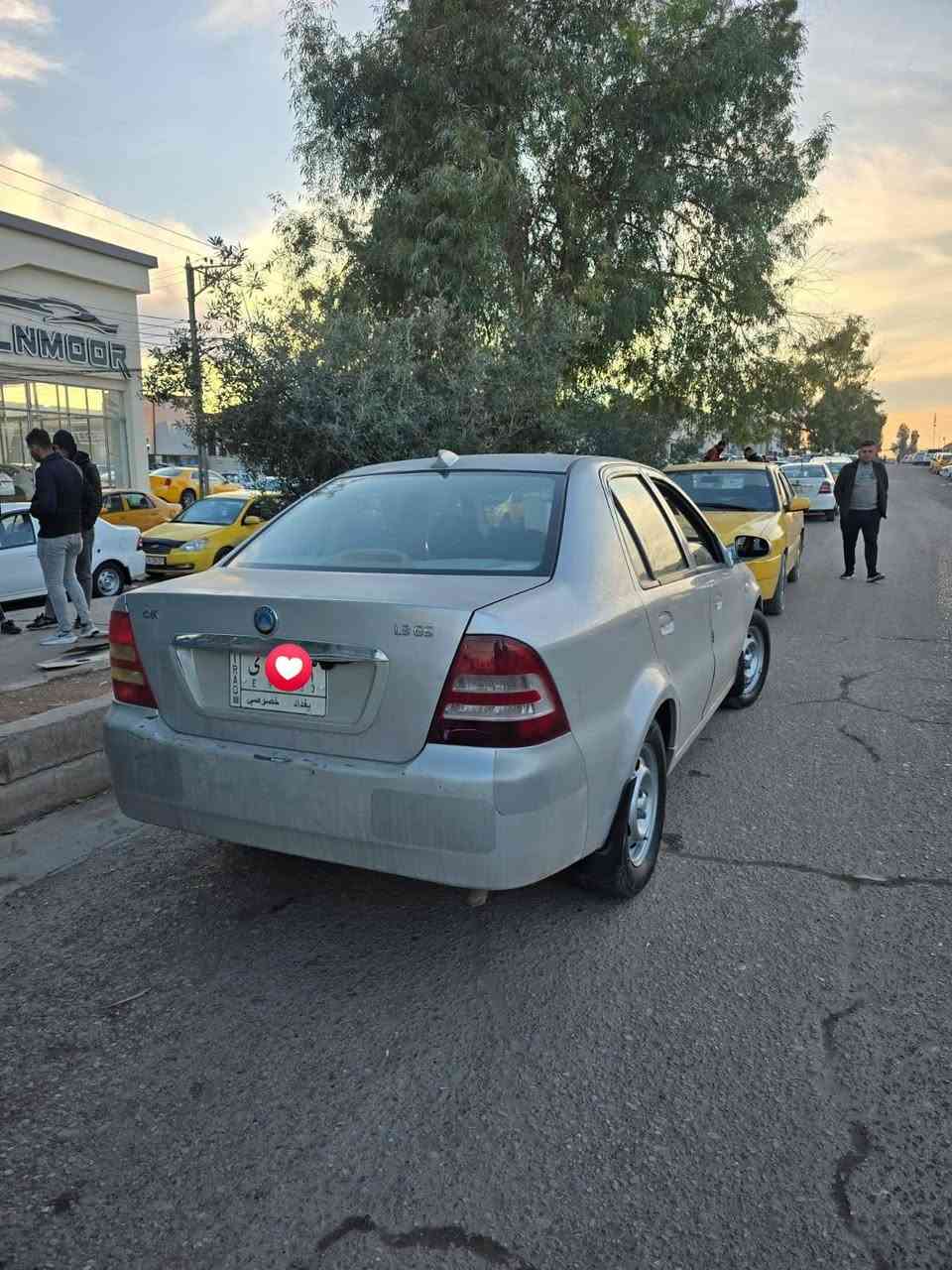 السلام عليكم ورحمة الله وبركاته
#للبيع أو #المراوس/ سي كي موديل 2013 كصة جديدة 

رقم بغداد مشروع موازي مكان السيارة 🚗 #الموصل وصاحبها الشرعي بالموصل حي الوحدة / السياره مكفول من الصبغ فقط شبر بالداير اليسار الخلفي ، 

كابون بانزين بيها + تبريد + شاشة وكامره + كهربأيات كلو شغال +باتري جديد +مكينه وكير علفحص/ السيارة جاهزة وما تصرف عليها كلشي مال جناي ...

#السعر 48 وبيها مجال شي قليل 

التوصل عبر الهاتف  ***********
