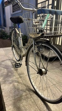 للبيع بايسكل بناتي مال بالة اخو الجديد جاهز من كلشي تايرات جدد وبريكات...