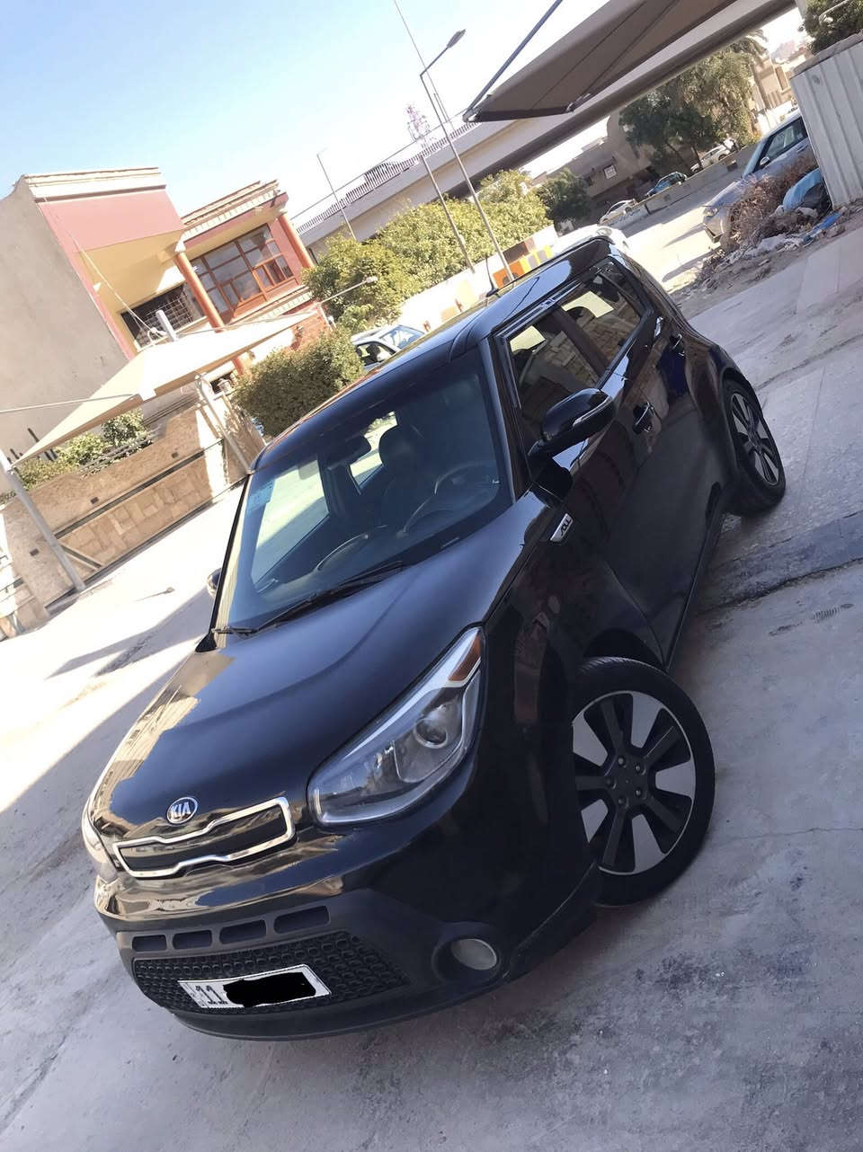 كيا صول VIP للبيع 2014 بأسمي بغداد
محرك الفين البنيد مصبوغ فقط 
المواصفات 
1 بانوراما
2 بصمة
3 كشنات تبريد + تدفئة
4 ستيرن تدفئة
5 مري شفط
6 كشنات خلفية تدفئة
7 جنطة كهرباء 
8 ترحيب عند الاقتراب
9 بصمة بالابواب
السعر 112 وبيها مجال المكان بغداد 
 ***********
