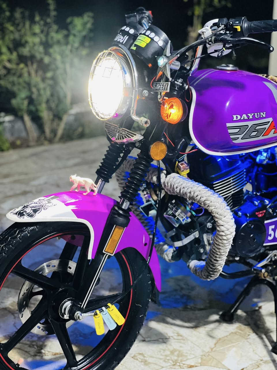 يالله. سلام عليكم شباب دايون نفخ مديل 2023 أوراق اصولي. دراجه مخزونه. ومحد يطلع بيها. دراجه نضيفه وحلوه ع آخر حبايه  مكينه 150 كتابه لون احمر لأصلي مو تقليد لون مميز بنفسجي اصل سويج سجينه مازده جوكر الصليه إطار ذهبي دراجه يعني مال جناي مو مال. بيع وشراء دراجه خير من الله مال جنايه. للبيع مكاني كربلاء سياحي دعوم  باقي تفاصيل *********** سعر 1900وبي مجال حك جيه وتدلل شراي 🤍
