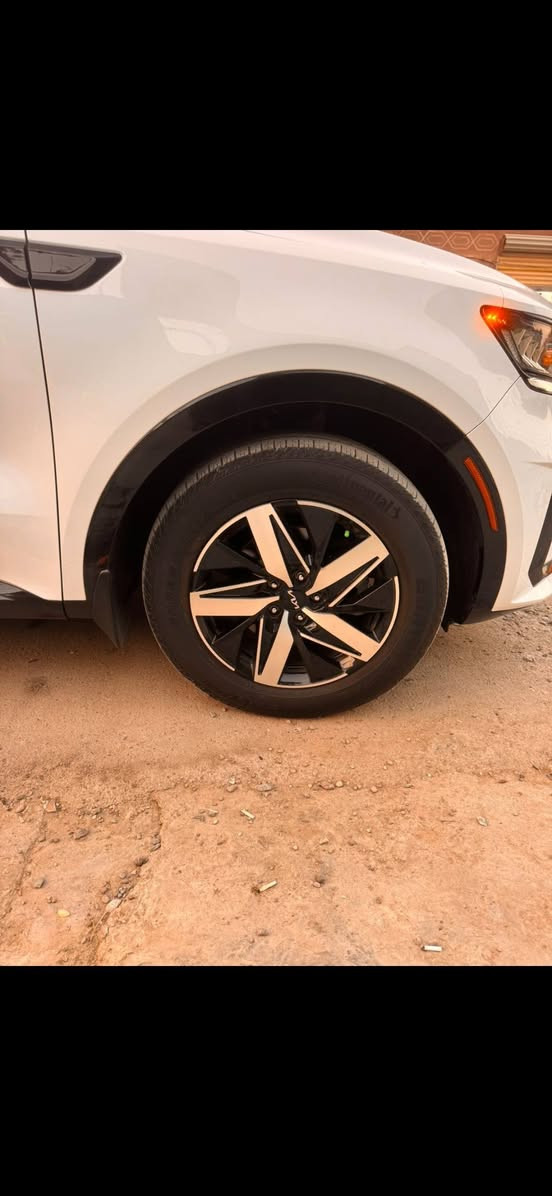 كيا سورنتو موديل ٢٠٢٣ وارد امريكي حادث جنطه راجعه بارد مثل ماموضح بالصور ماشيا ١٨ الف
فول مواصفات رقم بغداد تحويل ثاني يوم
السعر ٣٠الف
للتواصل ***********٩
