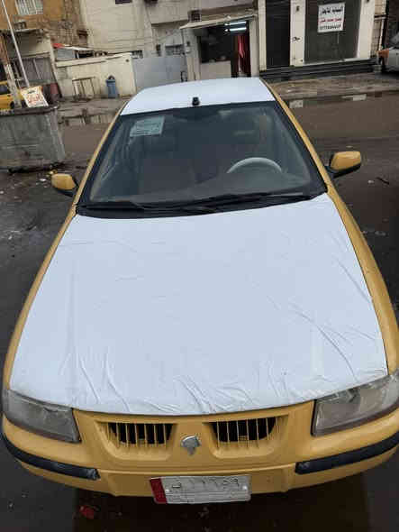 سمند موديل 11مصفره من كلشي محرك كير مكفول سياره حلوه وجاهزه الف متصرف عليه بيه مكانات صبغ بدون  ضربه مكفوله من الضربه تخم تاير جديد سنويه لل26 السعر 32 وبيه مجال بيك خير ودلل العنوان بغداد للتواصل ***********
