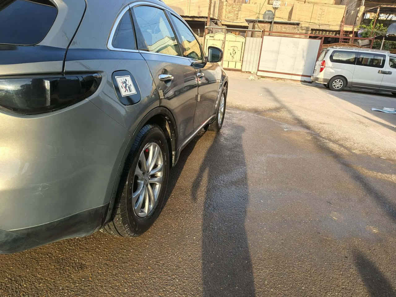 من رخصت الادمن السلام عليكم انفنتي fx35  بدون غرق السيارة موديل2011 تبريد شغال فول مواصفات
تخم تايرات جديده  صدرامامي خلفي السياره بصمه مكينه 6 سلندر مكينه 3500 منظومه لايتات زنون السياره ماشيه 100 الف كيلو متر
الكشن مدوشم جديد السيارة مابيها نقص كامله من كل النواحي مكان السيارة بغداد 
رقم بغداد باسمي السعر 120$  بيه مجال حك الجيه 
‏‪***********‬‏
