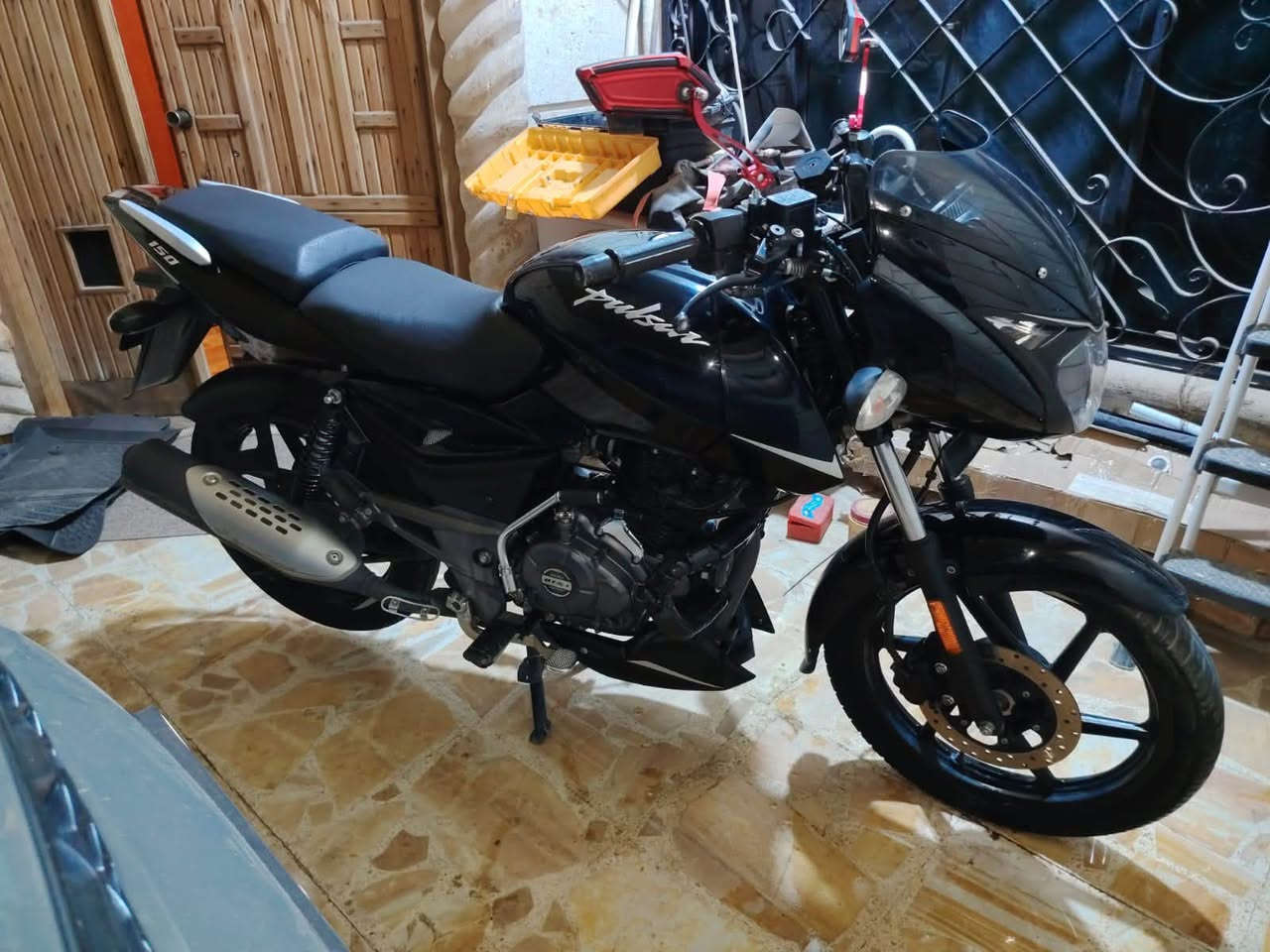 جديدة 2021 للبيع
مكانها الغدير 
اصولية كاملة و اوراقها و هالامور . 
السعر مليون و 500


**إذا كنت صاحب هذا الإعلان وتريد حذفه لأي سبب، رجاءا أرسل رسالة إلى الدعم الفني**