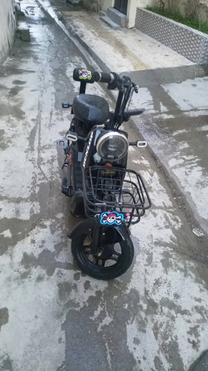 ماطور شحن للبيع كامل وياه شاحنتو الاصليه كلو شغال السعر(150)وبي مجال العنوان القديمه***********
